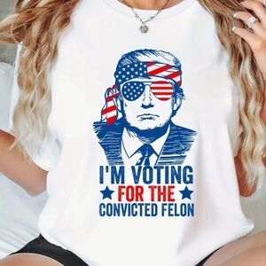 Women’s Trump T-SHIRT ❤️💙🇺🇸 size XL